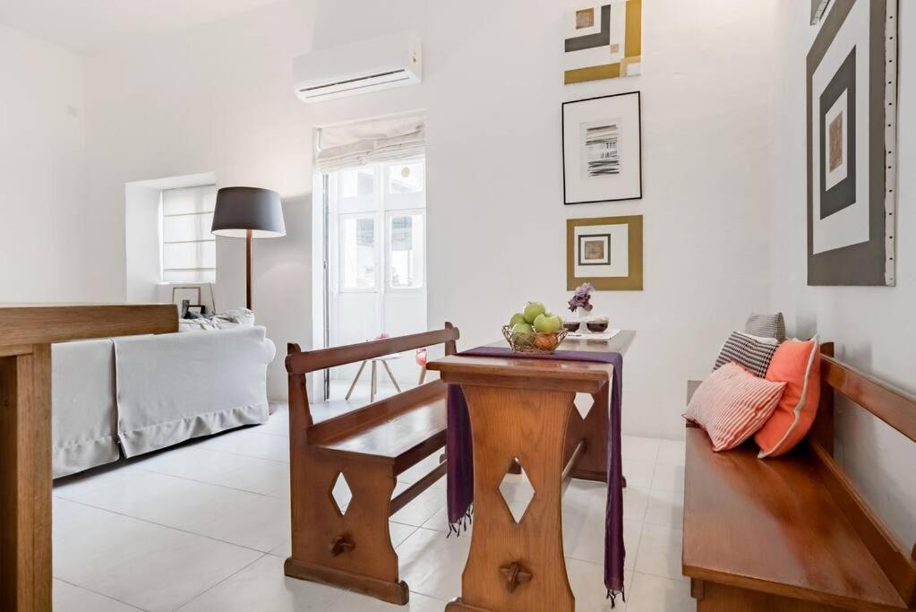 Authentic Seafront Experience Sliema
