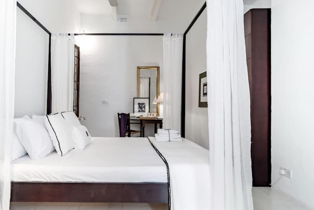 Authentic Seafront Experience Appartement Sliema