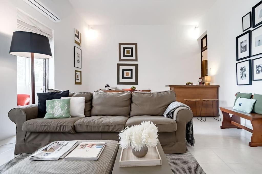 Authentic Seafront Experience Appartement Sliema